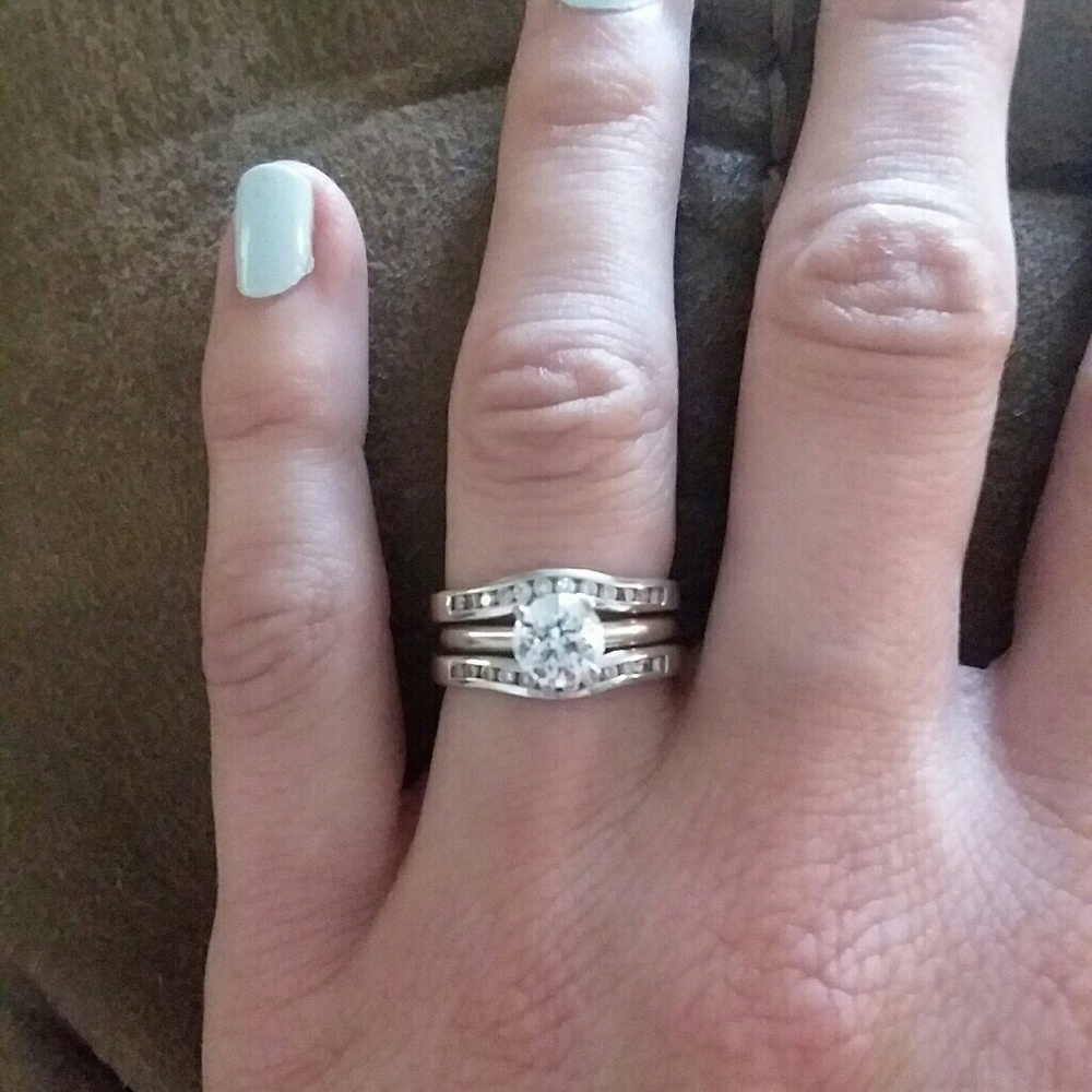 Engagement wedding ring set - Picture 2 of 7
